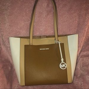 Michael Michael Kors Gemma Large Pocket Tote